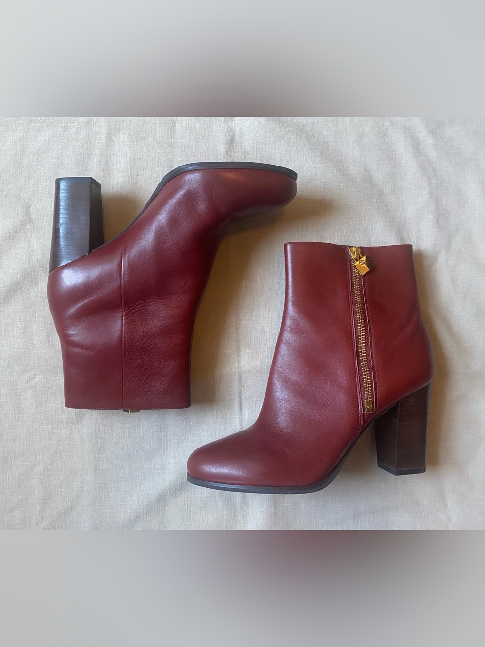 Michael Kors Oxblood Wine Leather Ankle Boots Gold Hardware Lock 9M